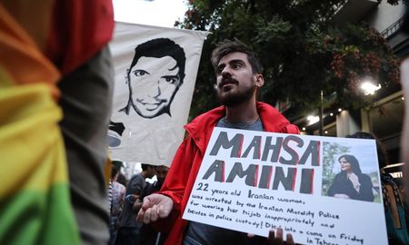 Las protestas se llevan a cabo desde hace dos meses por el crimen de la joven Mahsa Amini. Las protestas se llevan a cabo desde hace dos meses por el crimen de la joven Mahsa Amini.