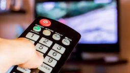 altText(El botón que pocos conocen y mejora el sonido del televisor para ver películas)}