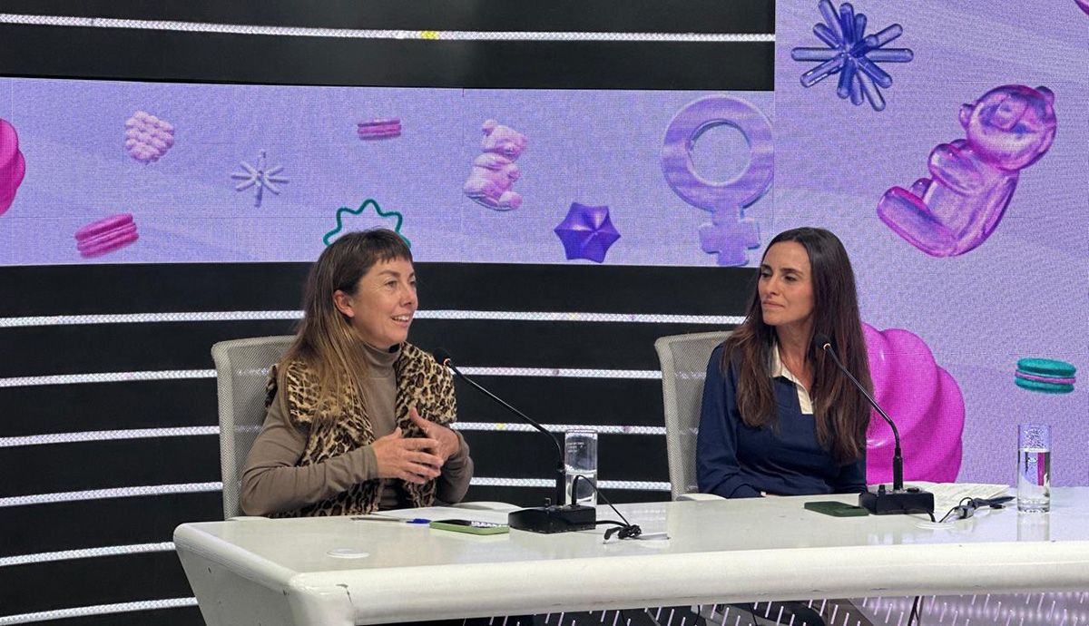 La nutricionista Cecilia Carasatore y la psicóloga Romina Di Lorenzo, en los estudios de AIRE. La nutricionista Cecilia Carasatore y la psicóloga Romina Di Lorenzo, en los estudios de AIRE.