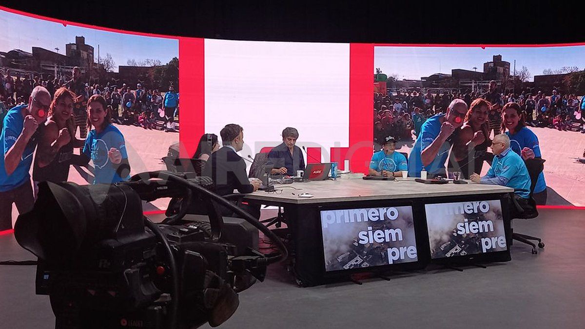 Alejandra Locomotora Oliveras y Manuel Rodríguez estuvieron en AIRE este martes y hablaron de las propuestas de Somos Vida.