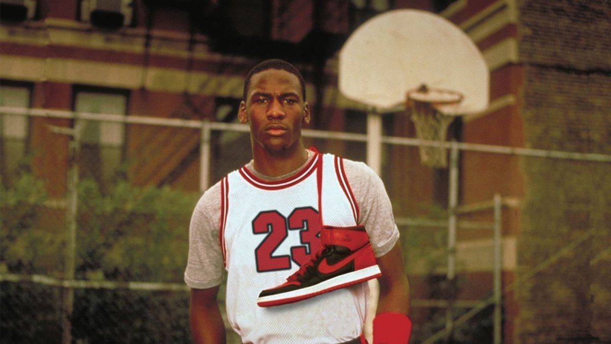 La marca estadounidense Nike modificó el nombre de sus zapatillas y las nombró como la estrella de los Chicago Bulls