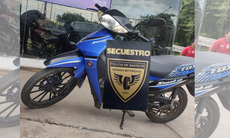 La moto habia sido denunciada como robada dos días atrás La moto habia sido denunciada como robada dos días atrás