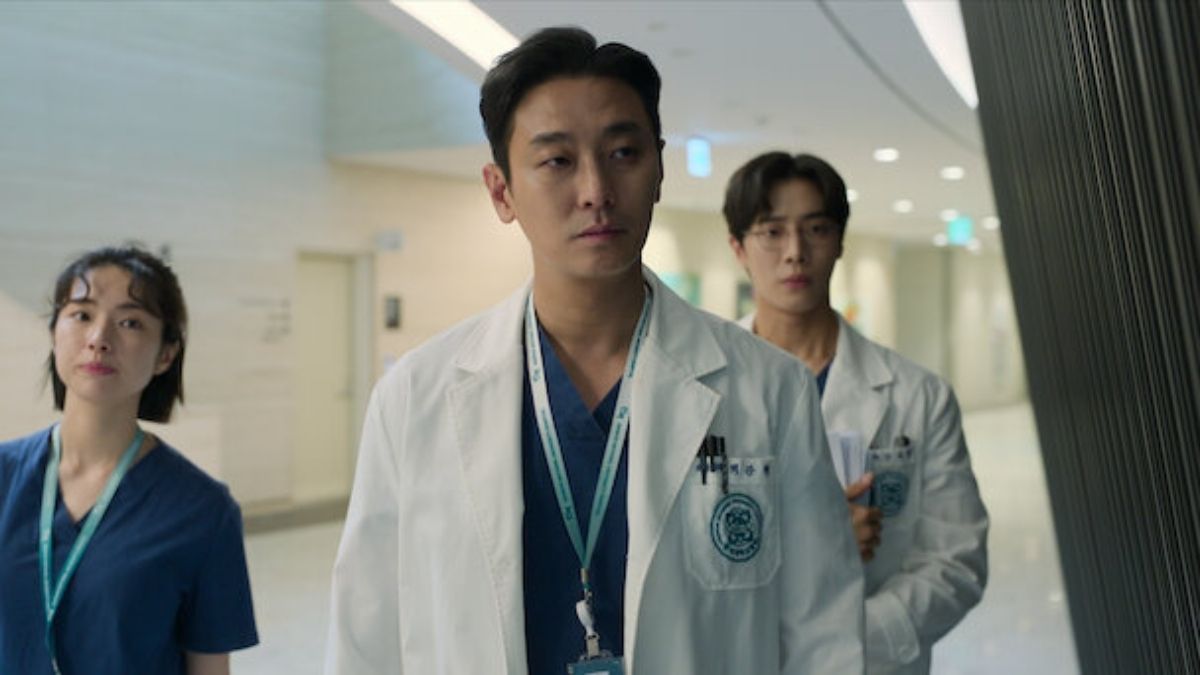 "Héroes de guardia" se estrenó en y está basada en la novela web "Trauma Center: Golden Hour". "Héroes de guardia" se estrenó en y está basada en la novela web "Trauma Center: Golden Hour".
