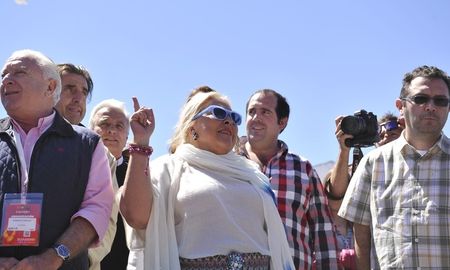 elisa carrio otra vez contra el aborto: pide que no se trate el tema en la vispera de semana santa elisa carrio otra vez contra el aborto: pide que no se trate el tema en la vispera de semana santa
