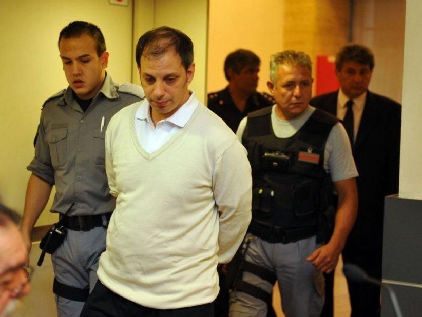 La madrugada del 10 de febrero de 2010 en la casa de Pizarro 7083, de Mataderos, Wanda (29) y Vásquez (45) discutieron y el baterista arrojó alcohol sobre el cuerpo de la joven y la prendió fuego con un encendedor.