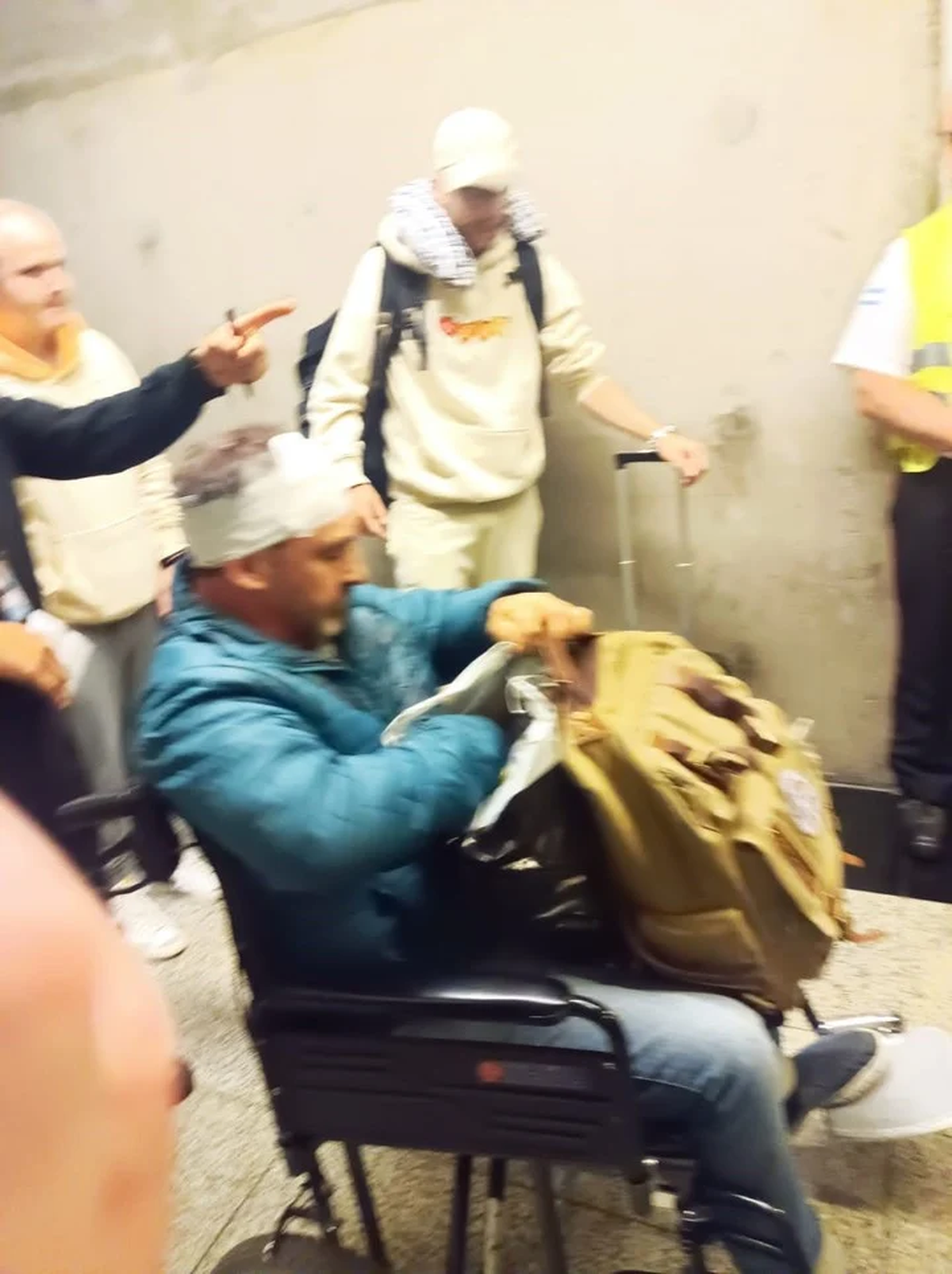 Las imágenes del avión que sufrió turbulencias severas en el viaje desde Madrid a Ezeiza. 