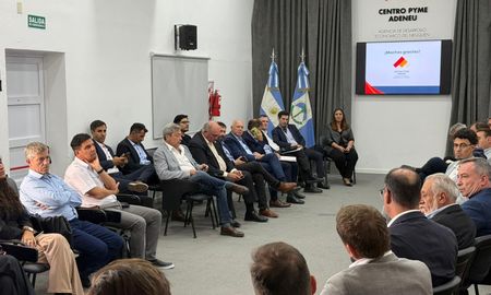 Una comitiva de empresarios de Santa Fe viajó a Neuquén para participar de un encuentro para fortalecer la alianza estratégica entre ambas provincias. Una comitiva de empresarios de Santa Fe viajó a Neuquén para participar de un encuentro para fortalecer la alianza estratégica entre ambas provincias.