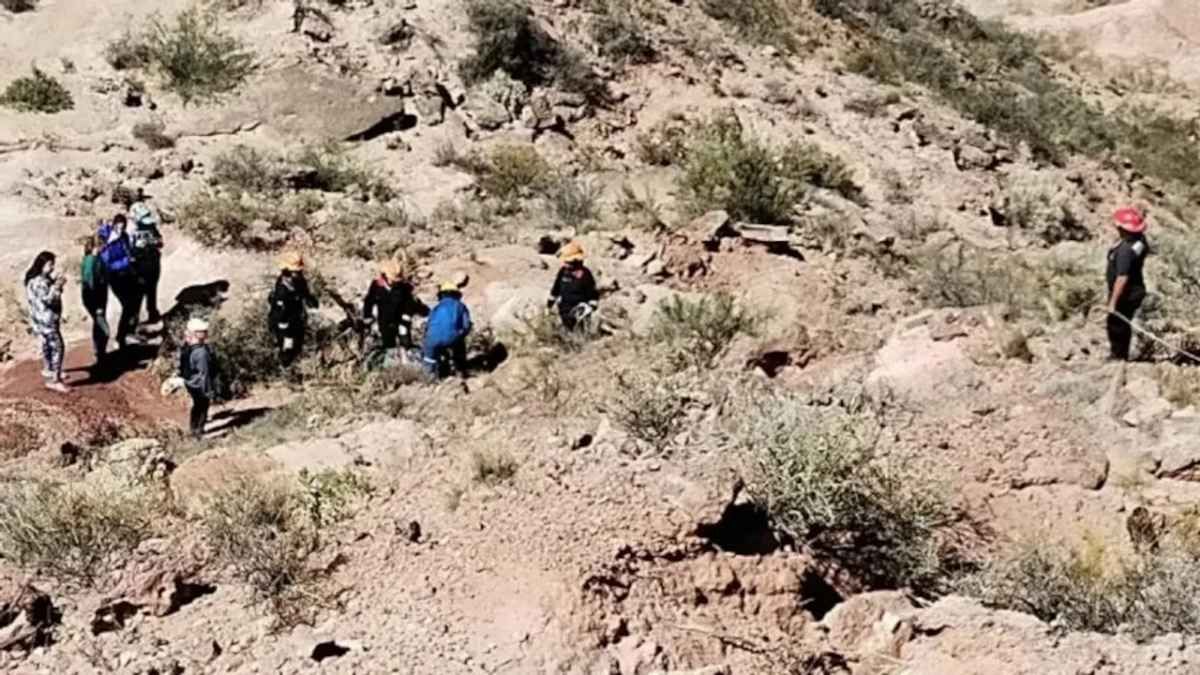 Sufrió un accidente haciendo trekking: cayó 70 metros y la encontraron los bomberos