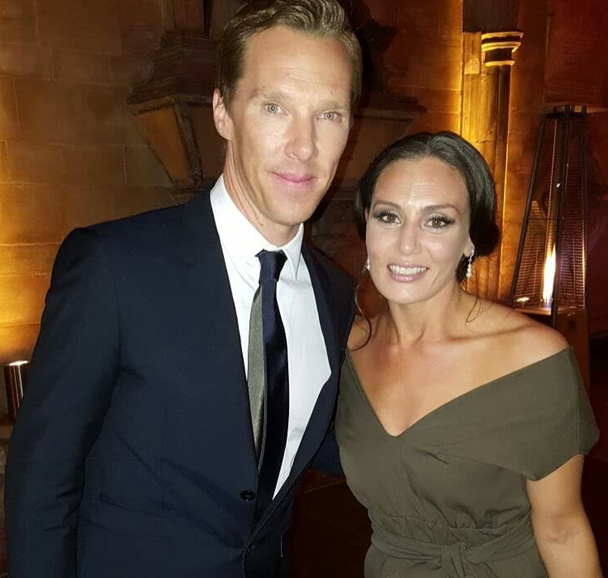 Pythian junto a Benedict Cumberbatch, quien interpreta a Dr. Strange