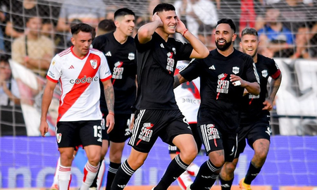 Deportivo Riestra venció a River por 2 a 0 en el Guillermo Laza. Deportivo Riestra venció a River por 2 a 0 en el Guillermo Laza.