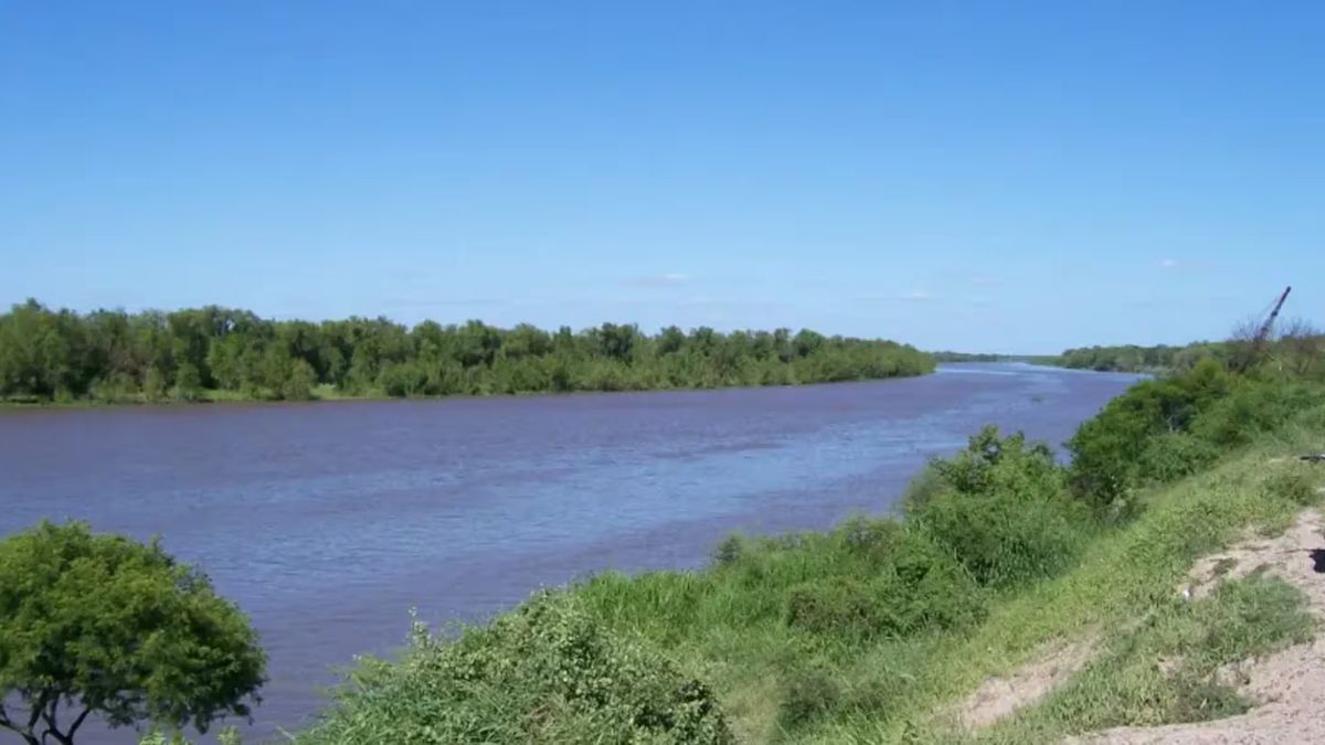 El hecho ocurrió cuando pescaba con sus amigos en el riacho Paranacito