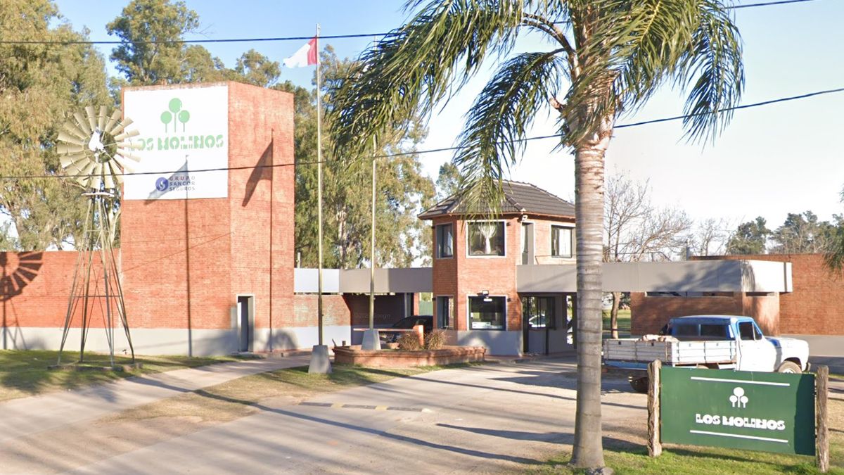 Grave accidente en Country Los Molinos.