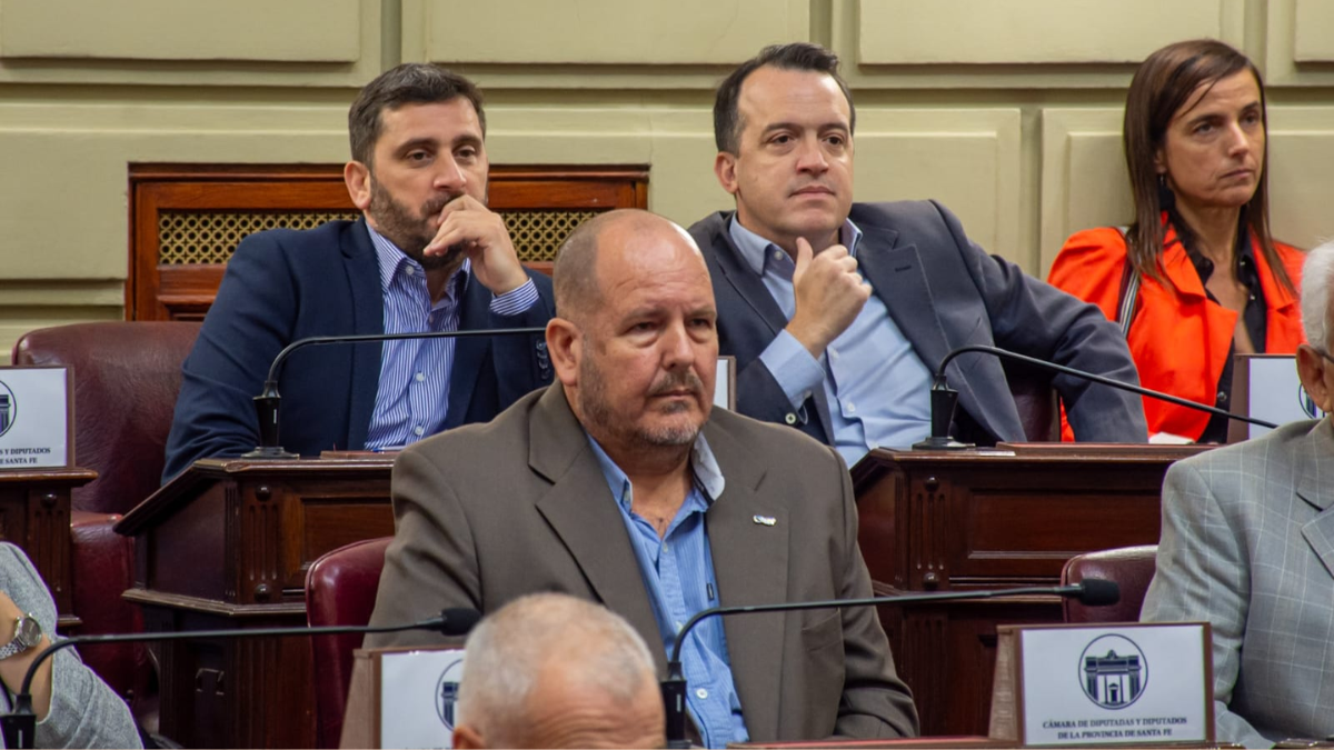 El diputado Cuvertino en la reunión convocada por la Comisión de Educación de la Cámara de Diputados el 3 de abril tras el recorte presupuestario a las universidades e instituciones científicas.