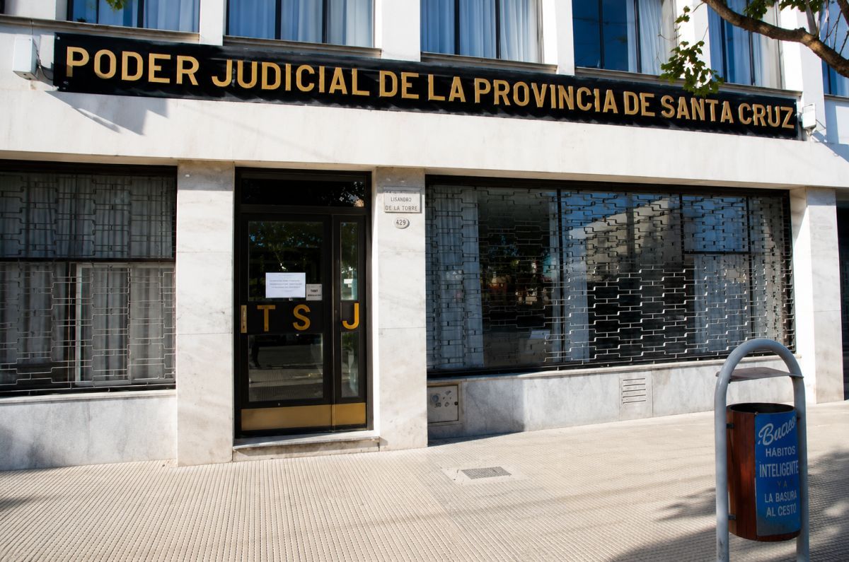 La Corte Suprema de Justicia de la Nación destrabó este jueves el conflicto abierto desde el año pasado entre los tres poderes del Estado en la provincia de Santa Cruz, declaró la validez de la ley por reforma judicial local.