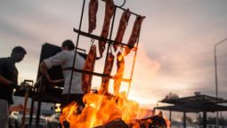 altText(En Funes, dos hombres sufrieron quemaduras por usar alcohol para encender el fuego para el asado)}