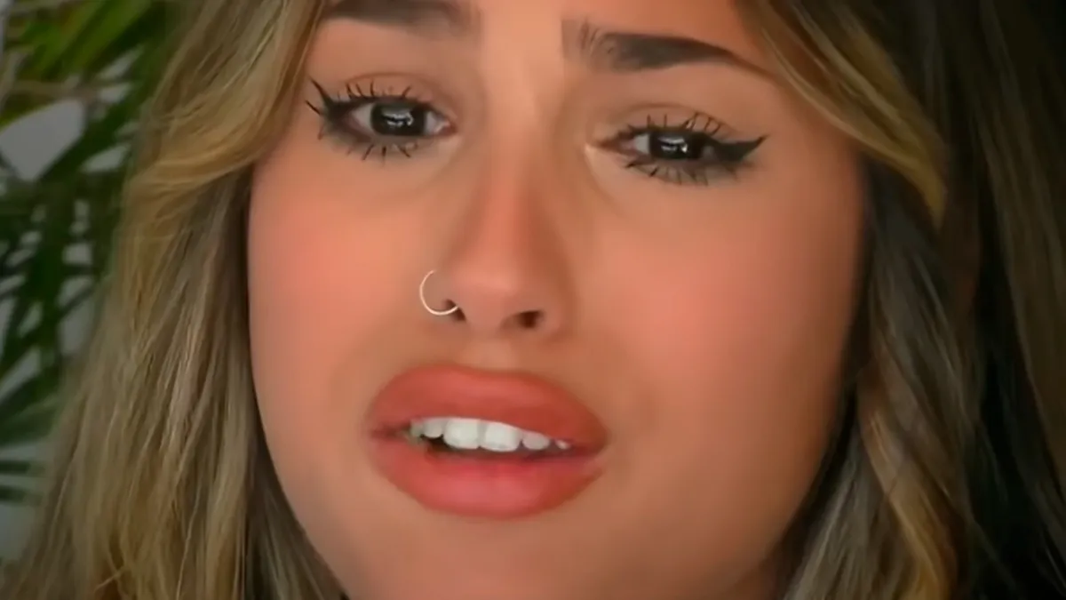 Julieta Poggio rompió el silencio y habló de la foto de su ex