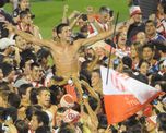 Barisone es llevado en andas por los hinchas de Unión. Fue uno de los jugadores de la cantera rojiblanca que estuvo presente en los dos últimos ascensos del club a la Primera División del fútbol argentino. Barisone es llevado en andas por los hinchas de Unión. Fue uno de los jugadores de la cantera rojiblanca que estuvo presente en los dos últimos ascensos del club a la Primera División del fútbol argentino.