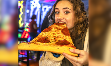La pizza slice es la pizza que se vende en porciones. La pizza slice es la pizza que se vende en porciones.