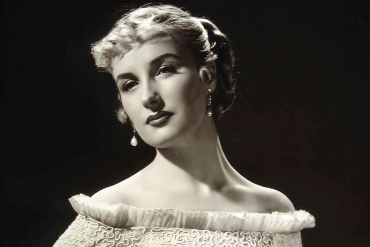 La historia de la sensual foto de Mirtha Legrand