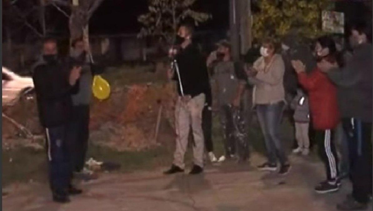 Luego de miles de reclamos los vecinos se cansaron y desarrollaron una ingeniosa idea.&nbsp;