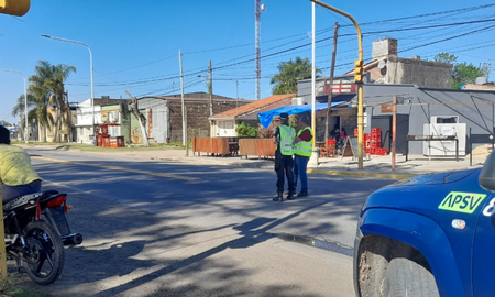 El accidente se registró en el km 447 de la ruta 11, en jurisdicción de la ciudad de Sauce Viejo. El accidente se registró en el km 447 de la ruta 11, en jurisdicción de la ciudad de Sauce Viejo.