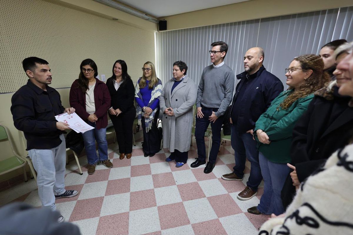 La nueva instancia del programa fue presentada este miércoles en la Escuela “Dante Alighieri” Unione e Benevolenza, con la participación del presidente del Concejo Municipal, Sergio “Checho” Basile y la concejala impulsora de la iniciativa, Cecilia Battistutti. La nueva instancia del programa fue presentada este miércoles en la Escuela “Dante Alighieri” Unione e Benevolenza, con la participación del presidente del Concejo Municipal, Sergio “Checho” Basile y la concejala impulsora de la iniciativa, Cecilia Battistutti.