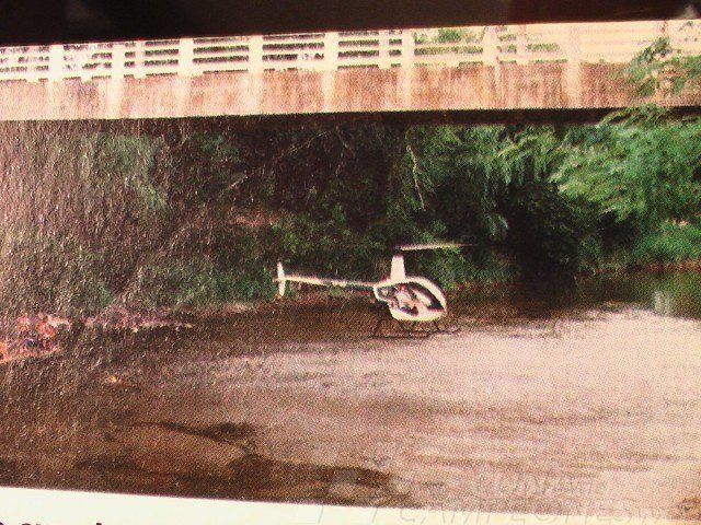 Con su propios ultralivianos motorizados, los DP1 y DP2, o helicópteros (foto), Di Palma solía volar por debajo del puente San Martín (conocido como Geope, en la ruta provincial 51) sobre el río Arrecifes, en cuyas márgenes se encuentran el balneario y el camping municipal de dicha ciudad.