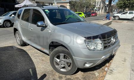 En este vehículo llegó el joven baleado al hospital Cullen. En este vehículo llegó el joven baleado al hospital Cullen.