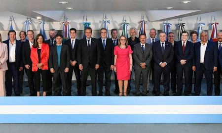 El ministro de Economía y candidato a presidente de Unión por la Patria (UxP), Sergio Massa, mantiene este jueves una reunión con gobernadores y vicegobernadores. El ministro de Economía y candidato a presidente de Unión por la Patria (UxP), Sergio Massa, mantiene este jueves una reunión con gobernadores y vicegobernadores.