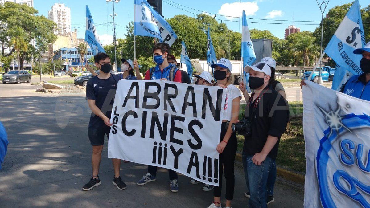 Los protocolos aprobados para la apertura de las salas de cine proponen una ocupación del 50% de los espacios.&nbsp;