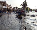 Las olas inundaron las costas peruanas. Las olas inundaron las costas peruanas.