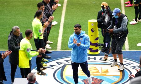 Sergio Kun Agüero jugó su último partido en la Premier League con el Manchester City y fue despedido por una multitud que colmó las tribunas del estadio Etihad. Sergio Kun Agüero jugó su último partido en la Premier League con el Manchester City y fue despedido por una multitud que colmó las tribunas del estadio Etihad.