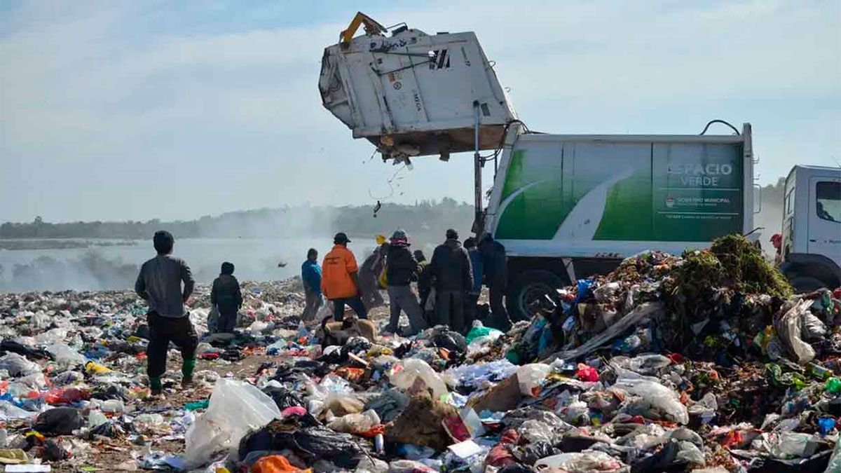 Paraná: un nene de 8 años murió atropellado por un camión mientras buscaba comida en un basural