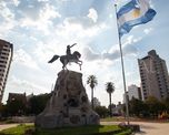 La misma está en la parte inferior del monumento al padre de la patria. La misma está en la parte inferior del monumento al padre de la patria.
