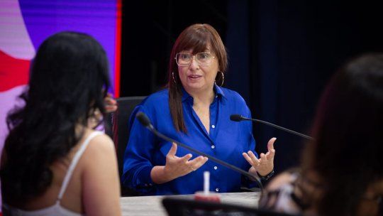 En diálogo con AIRE, la ministra Celia Arena resaltó que la autonomía municipal “es uno de los ejes del gobierno de Perotti desde el inicio.