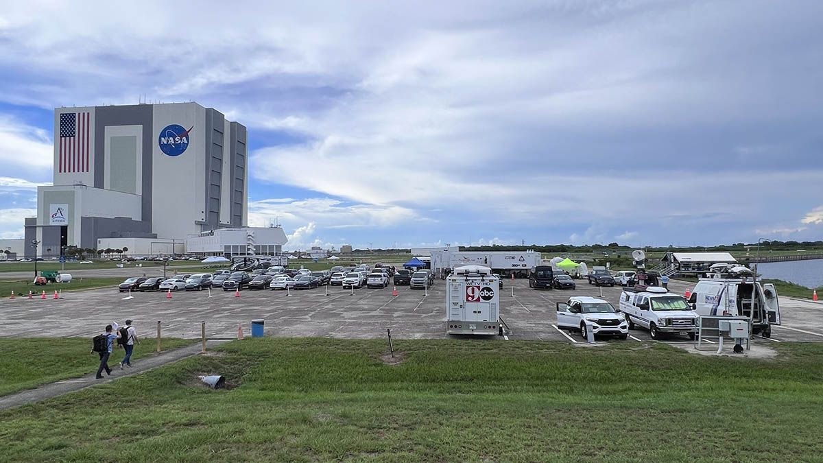El Centro Espacial Kennedy el jueves 25 de agosto del 2022, a tres días de comenzar la misión Artemisa 1 con el despegue del cohete SLS de la Nasa.