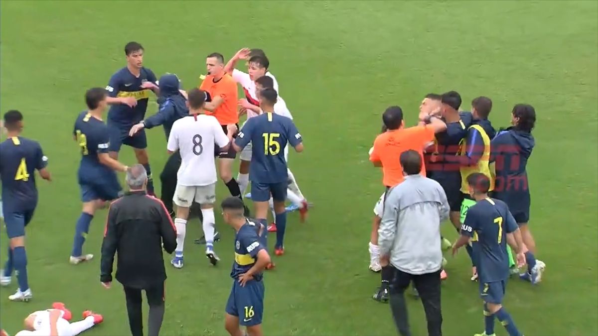 Escándalo en las semifinales de octava división entre Boca y San Lorenzo
