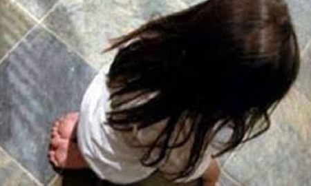 Dejó que un amigo viole a su hija y luego la violó él: los condenaron Dejó que un amigo viole a su hija y luego la violó él: los condenaron
