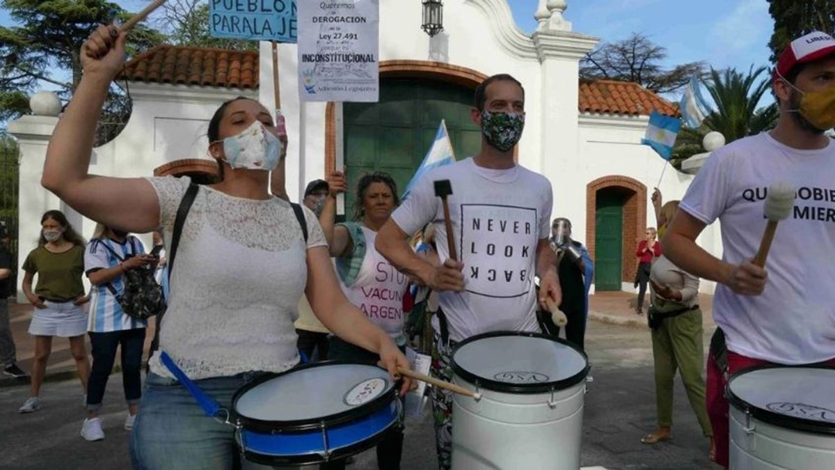 Las manifestaciones del 8N llegaron a la Quinta de Olivos.