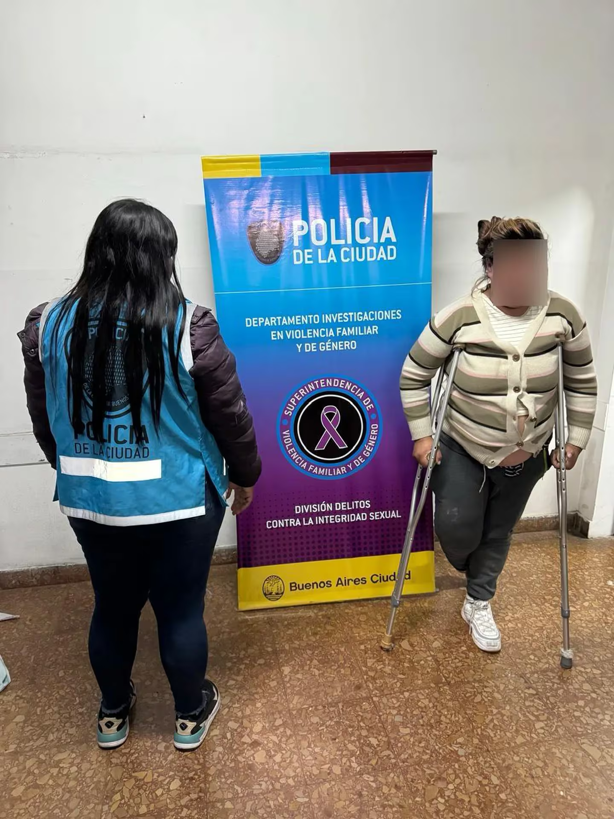 Denunció una red de trata infantil y fue detenida por prostituir a sus hijos. Denunció una red de trata infantil y fue detenida por prostituir a sus hijos.