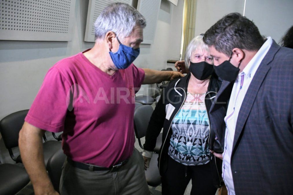 Los padres de la joven desaparecida, tras conocerse la decisión de los jueces