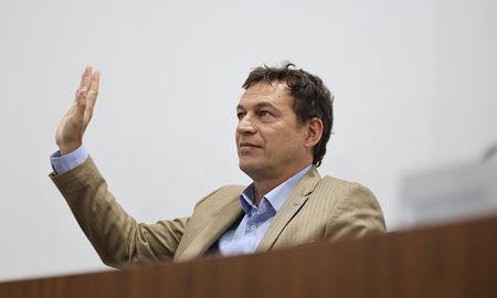 “La lucha contra la corrupción es un tema central en la agenda pública”, señaló Jorge Fernández. “La lucha contra la corrupción es un tema central en la agenda pública”, señaló Jorge Fernández.