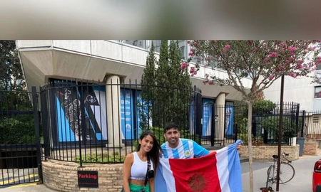 Fue en bici hasta la casa de Lionel Messi y lo atendió Antonela Roccuzzo: Gracias por tu humildad Fue en bici hasta la casa de Lionel Messi y lo atendió Antonela Roccuzzo: Gracias por tu humildad