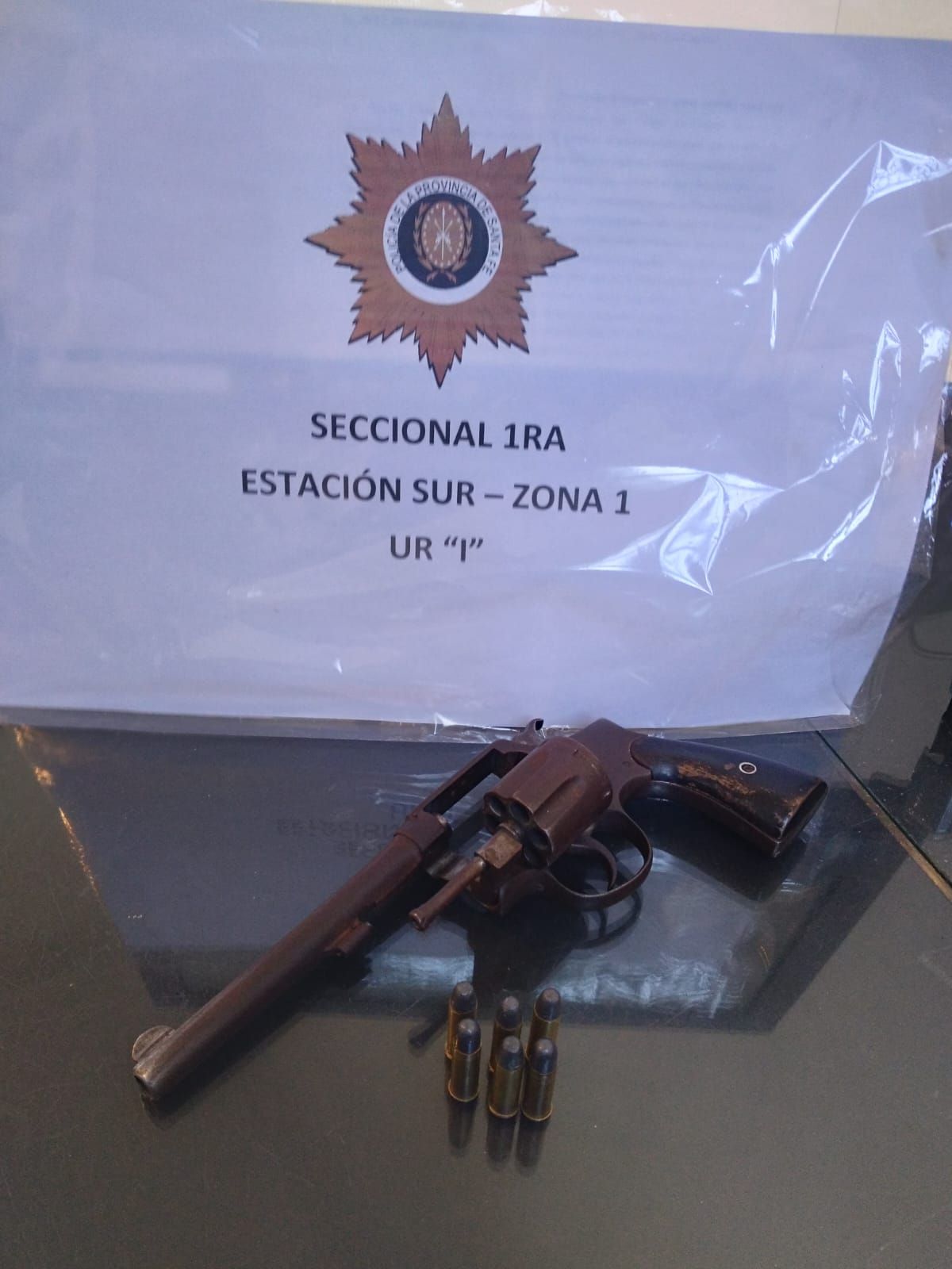 El arma secuestrada. El arma secuestrada.