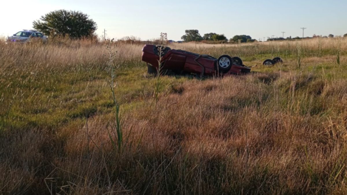 Así quedó el vehículo tras el vuelco fatal en Ruta 30.