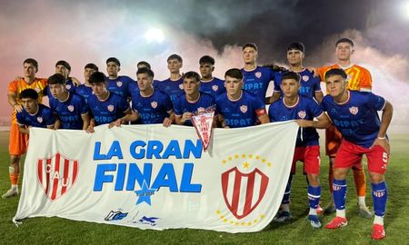 Unión venció 2 a 1 a Colón de San Justo y se consagró campeón del Torneo Clausura de la Liga Santafesina. Unión venció 2 a 1 a Colón de San Justo y se consagró campeón del Torneo Clausura de la Liga Santafesina.