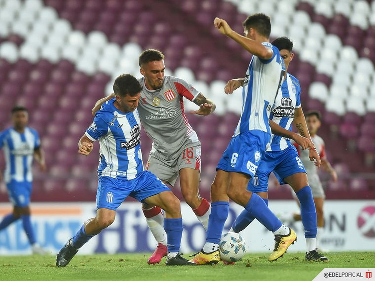 Estudiantes le ganó 3 a 0 a Argentino de Monte Maíz, con tantos de Javier Correa, y Mauro Méndez. Estudiantes le ganó 3 a 0 a Argentino de Monte Maíz, con tantos de Javier Correa, y Mauro Méndez.