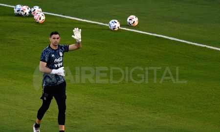 Damián Emiliano Martínez reveló que ser reconocido por el público argentino era una meta en su carrera. Damián Emiliano Martínez reveló que ser reconocido por el público argentino era una meta en su carrera.