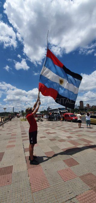 Hinchas de Col&oacute;n en Asunci&oacute;n
