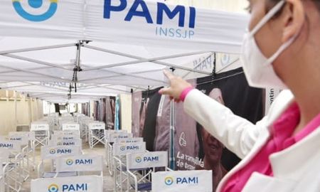 No puedo creer lo que ven mis ojos. En la Ciudad de Buenos Aires tenemos las heladeras llenas de vacunas contra el COVID; pero los puntos de vacunación, vacíos, denunció la funcionaria nacional. No puedo creer lo que ven mis ojos. En la Ciudad de Buenos Aires tenemos las heladeras llenas de vacunas contra el COVID; pero los puntos de vacunación, vacíos, denunció la funcionaria nacional.